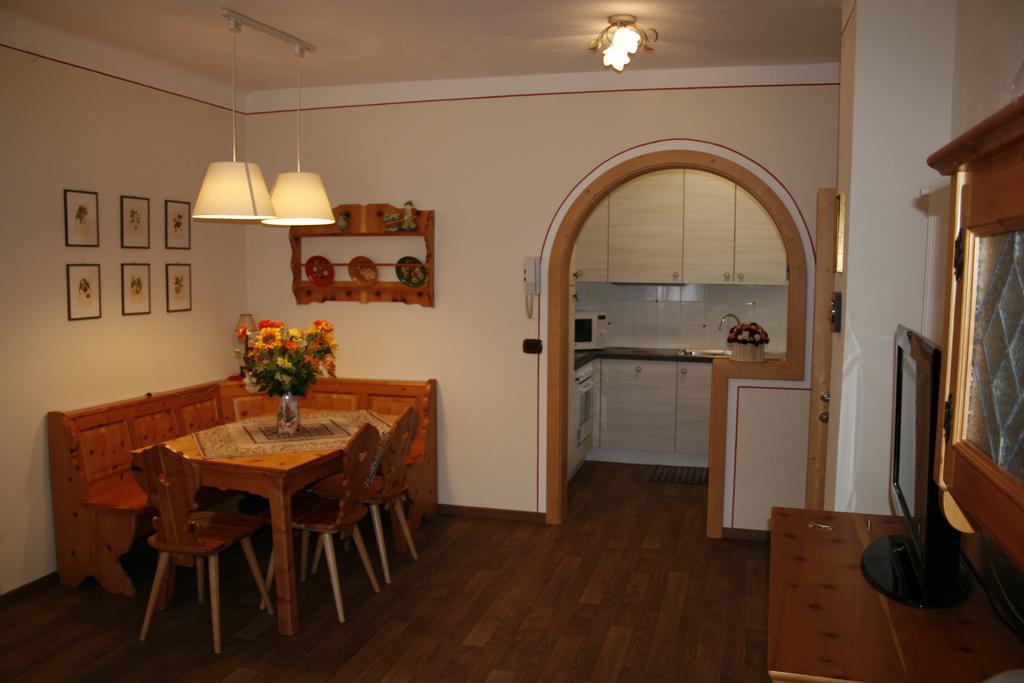 Casa Basilio Apartamento Predazzo Quarto foto